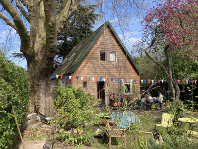 909549 Gezicht op het huis Schutstraat 89 te Utrecht (voormalige directiekeet Spoorwegwerken Utrecht).